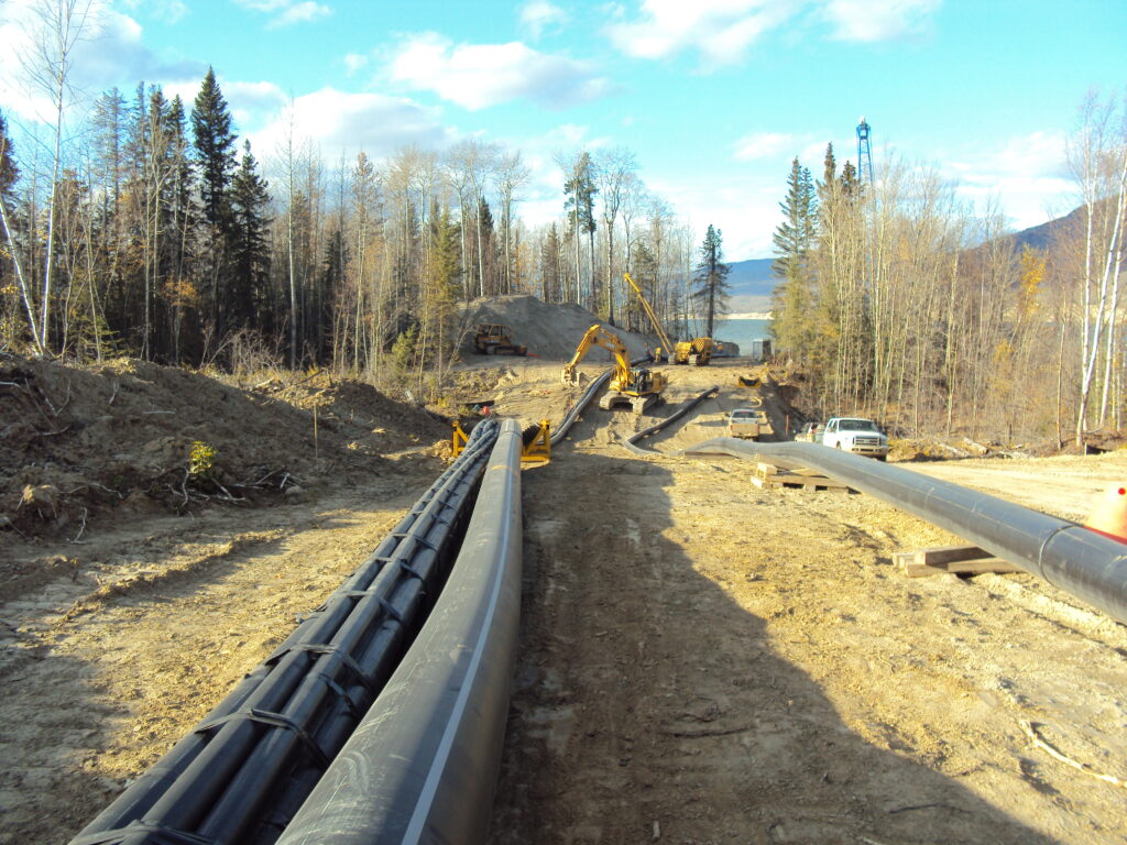 Pipeline at Williston Lake pulling out lake section